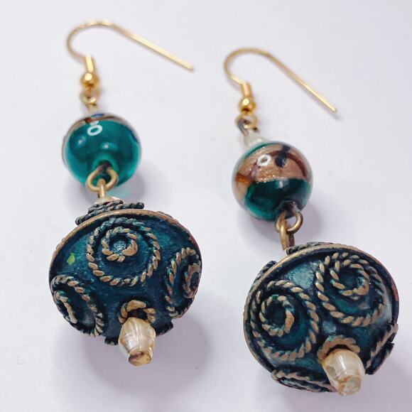 VTG Glass Lampwork Brass Earrings Green Boho Artisan Drop Dangle Ornate Earthy - Picture 6 of 16